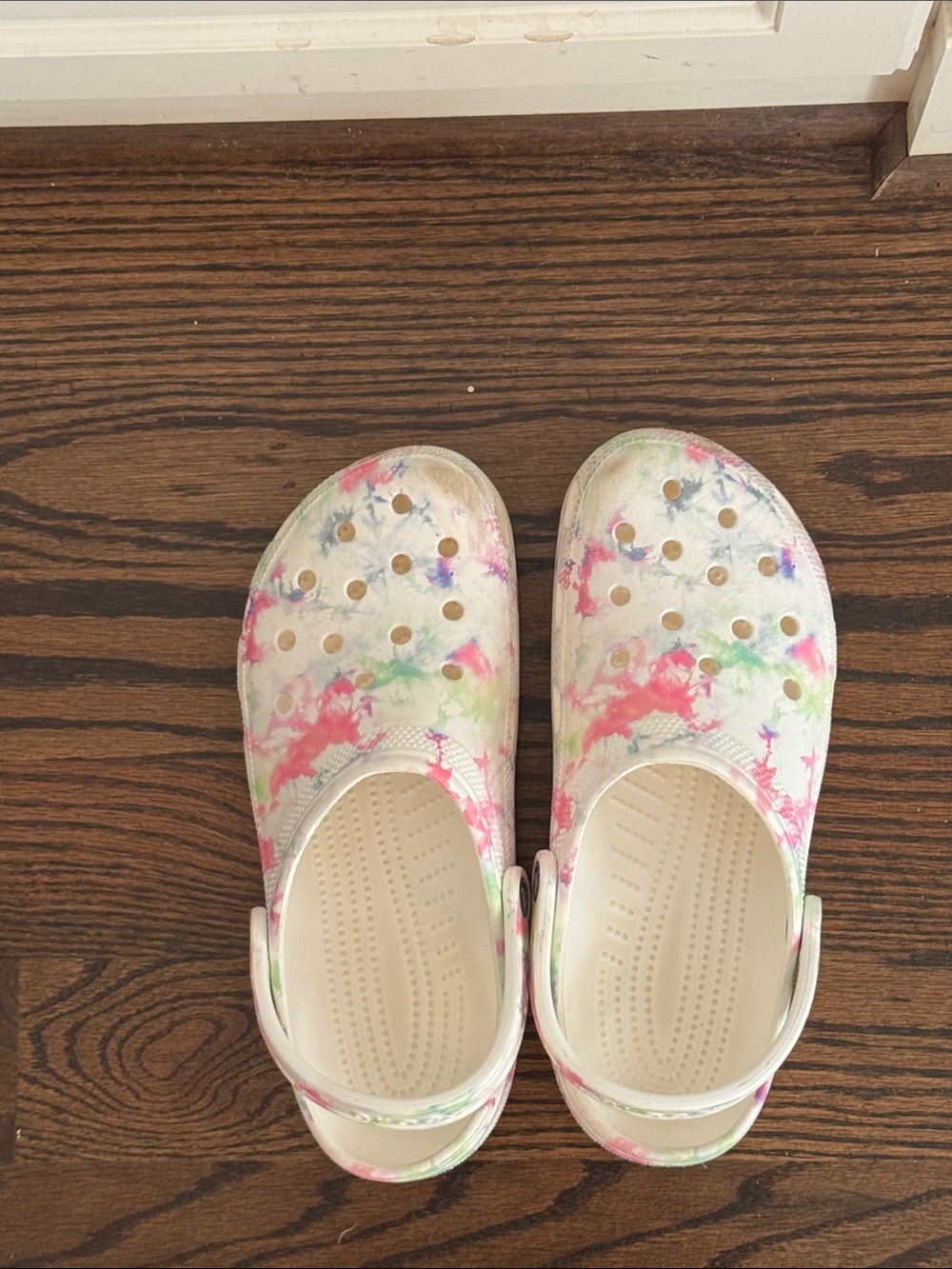 CROCS Kids Tie-Dye Slip-On Clogs in Pink & Green